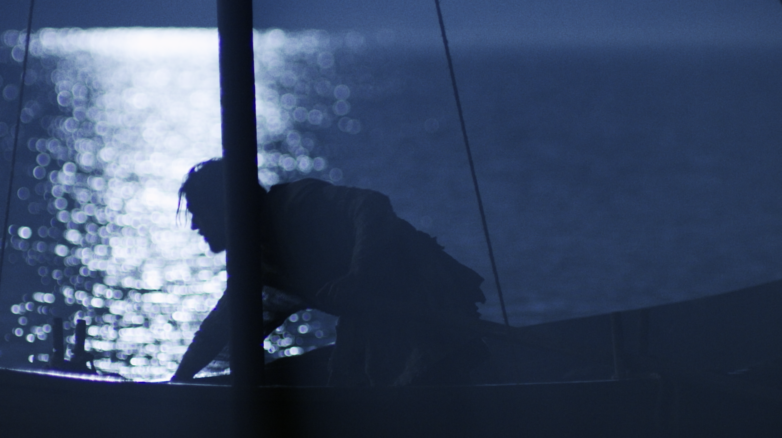 s01e04-hero-image-peter-boat-night-v02-png